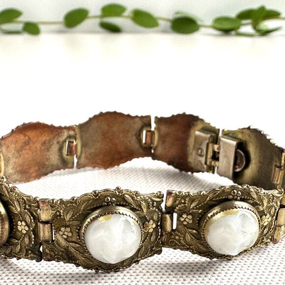 White Glass Floral Link Bracelet - Picture 7 of 11